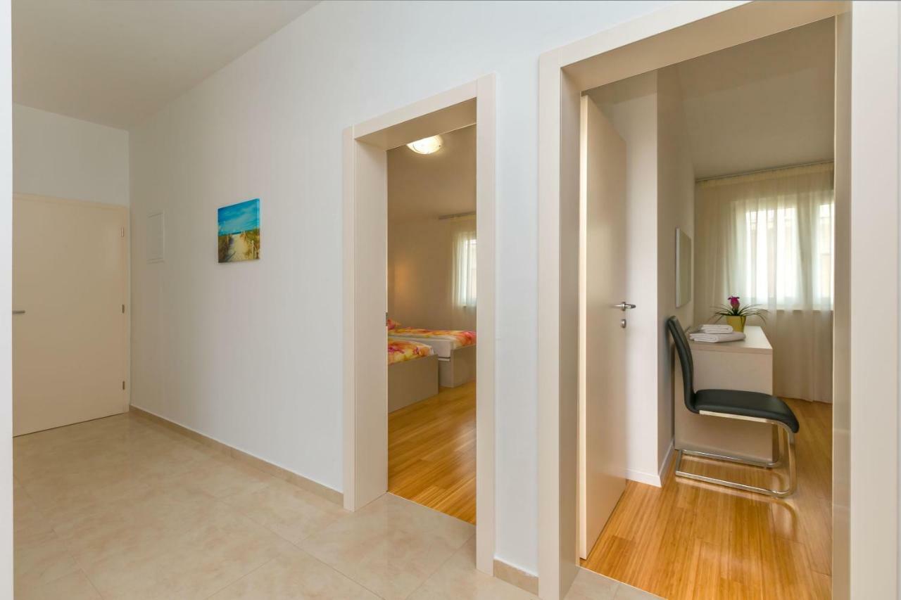 Apartments Villa Aquamarine Duće Exterior foto